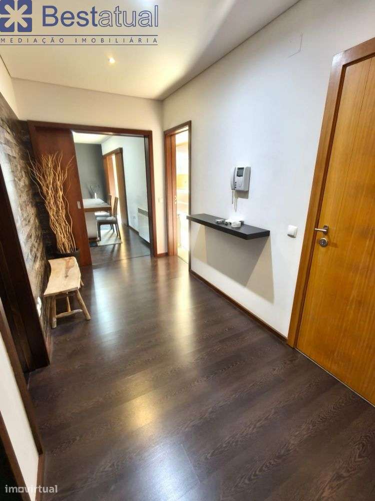 T4 com 186 m2 + Terraço com 186 m2 - Junto ao Centro-23