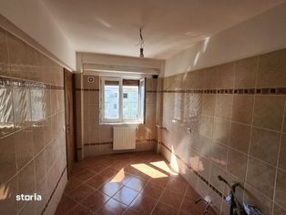 Apartament cu 4 camere renovat