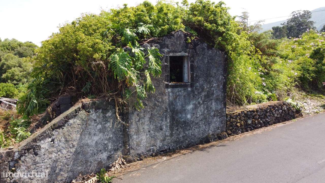 Ruina para reconstrução em Sao Roque do Pico-19