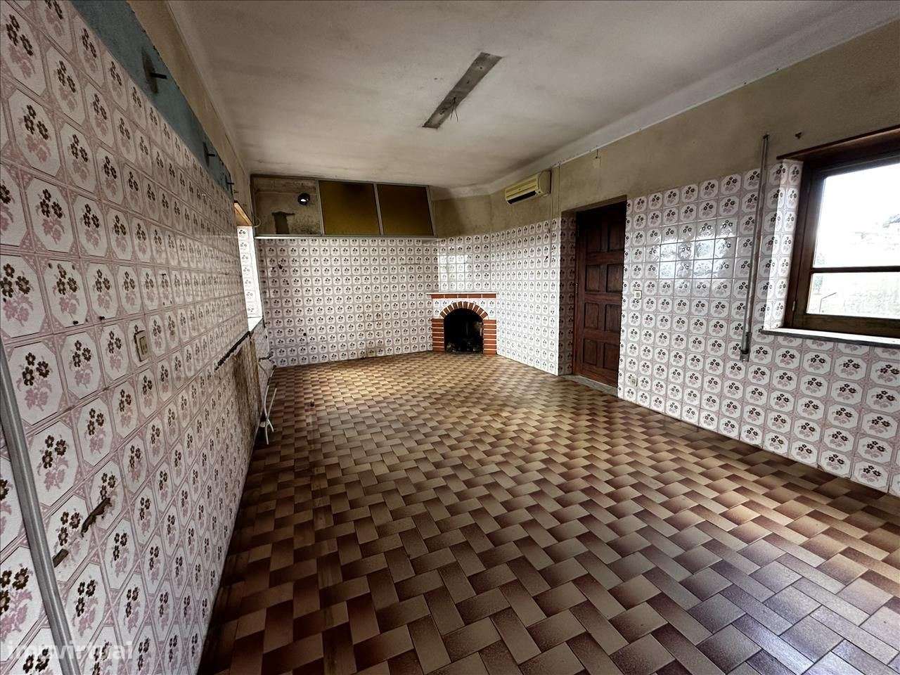 Moradia Independente T6 com Piscina e Amplo Terreno  Venda de Galizes - Grande imagem: 5/28