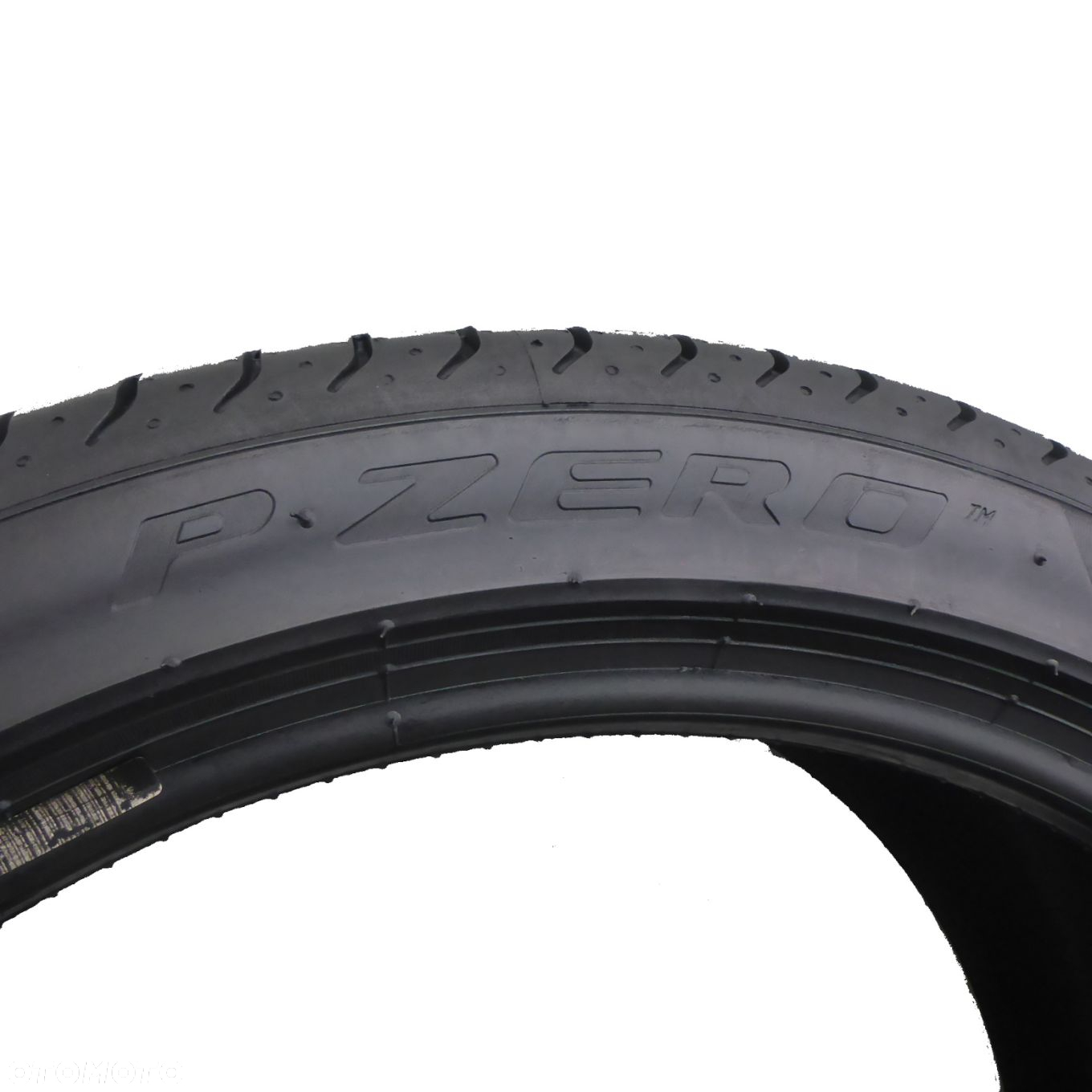 1 x PIRELLI 255/40 R21 102Y XL P Zero R01 Lato 6.2mm - 3