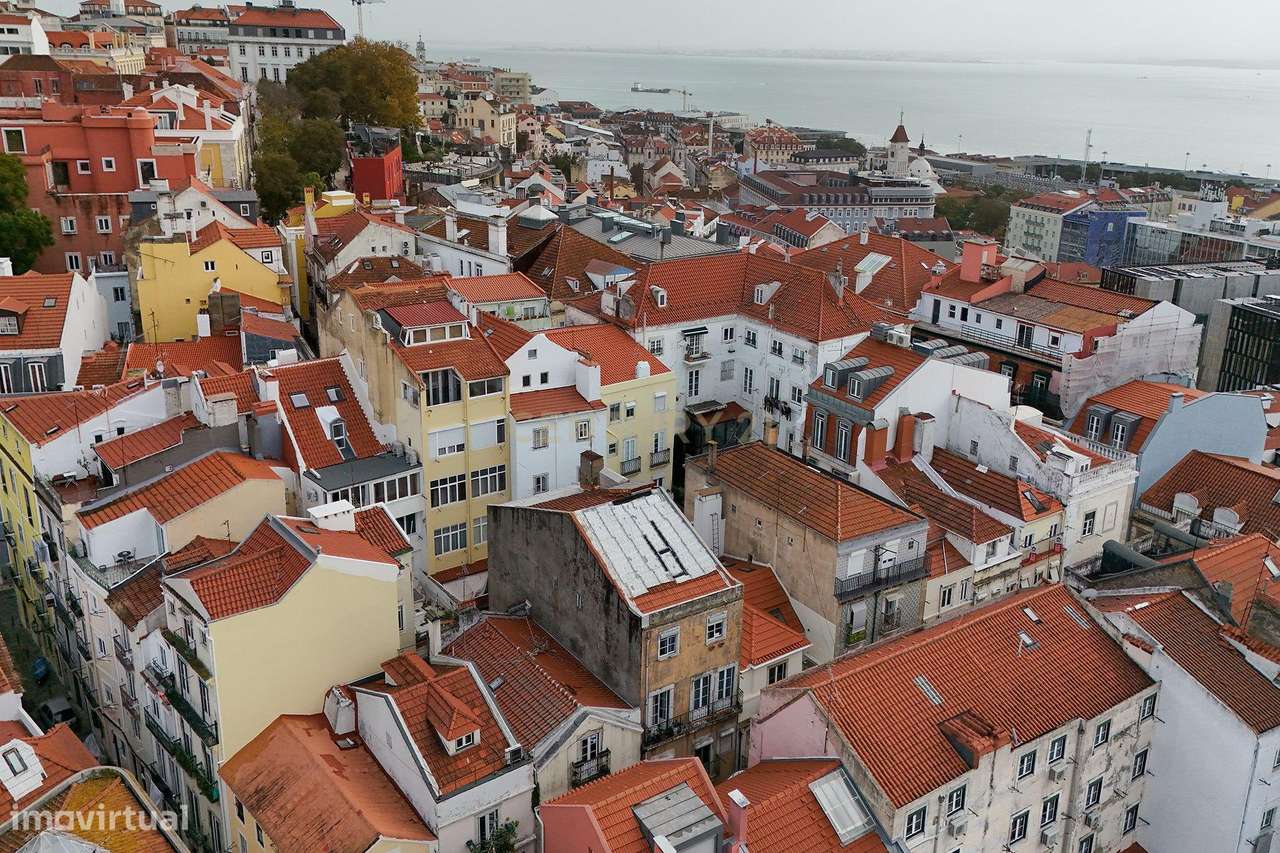 Prédio no centro histórico de Lisboa - Misericórdia - Grande imagem: 5/28