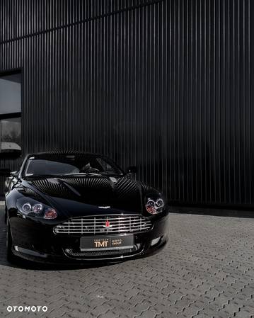 Aston Martin DB9 - 3