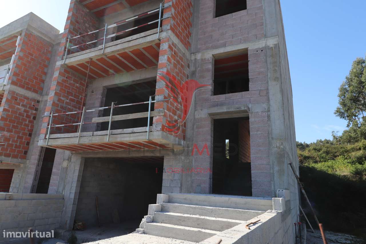 Moradia Banda T3 - Vila Verde - Estrutura fechada - Grande imagem: 4/21