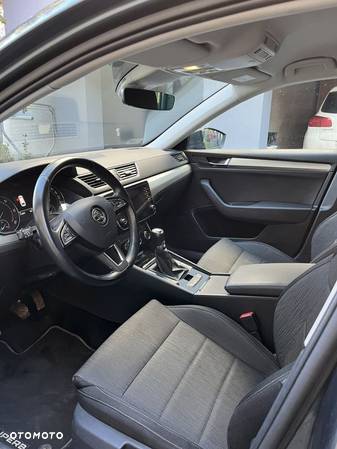 Skoda Superb Combi 2.0 TDI Ambition - 15