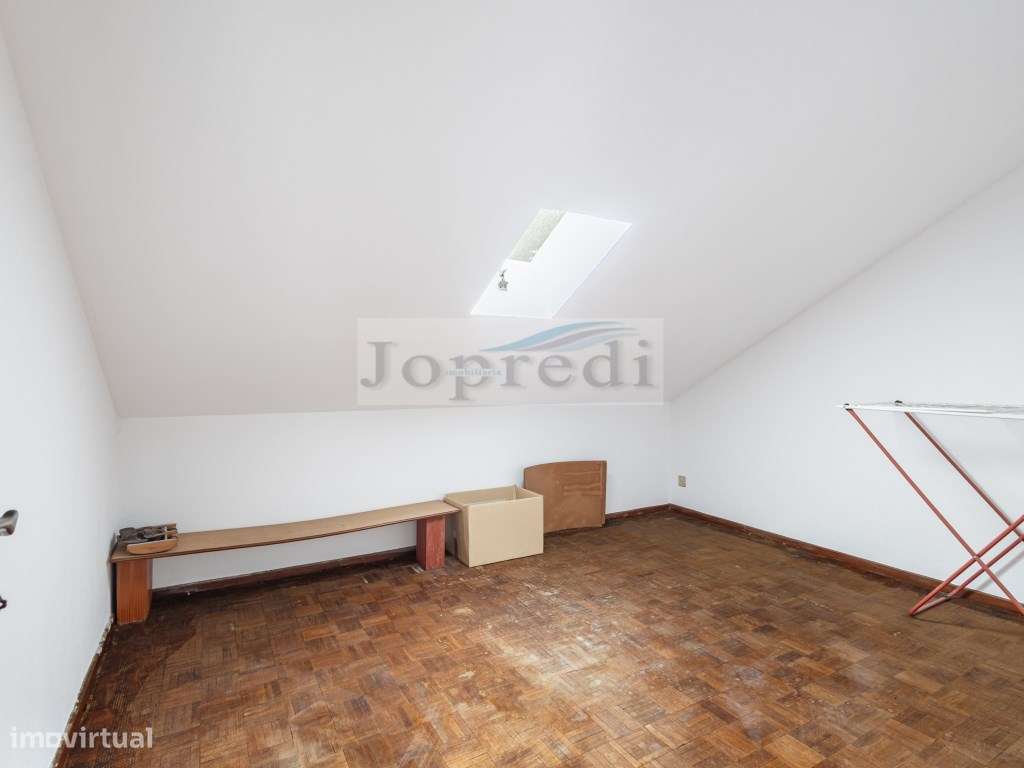 T2 + 5 Duplex Centro de Carcavelos-20