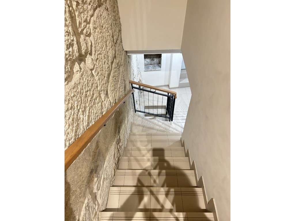 Predio Reabilitado c/ 5 Fraçoes com Licença de Alojamento Local com...-8