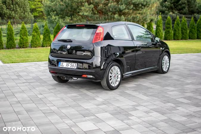 Fiat Grande Punto - 21