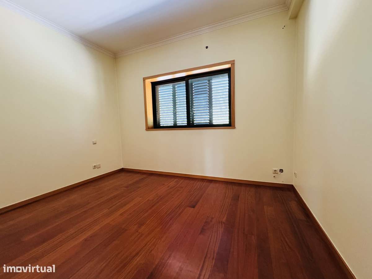 Moradia IndIvidual em Lago-16