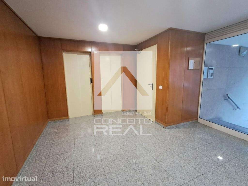 Apartamento T3+1 com 174 m2 de Área Bruta — junto ao Colégio Novo da M - Grande imagem: 2/35
