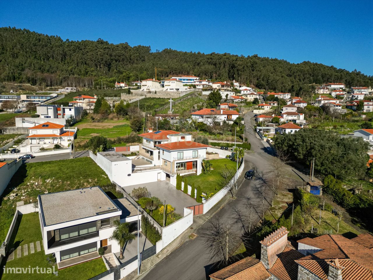 Moradia individual 5 suites com vista panorâmica - Grande imagem: 1/60