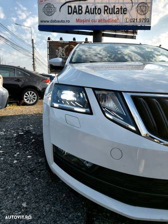 Skoda Octavia Combi Diesel 1.6 TDI DSG Style - 10