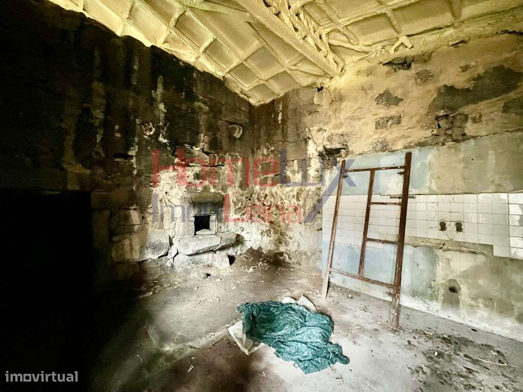 Terreno com Ruinas em Águas Santas-31