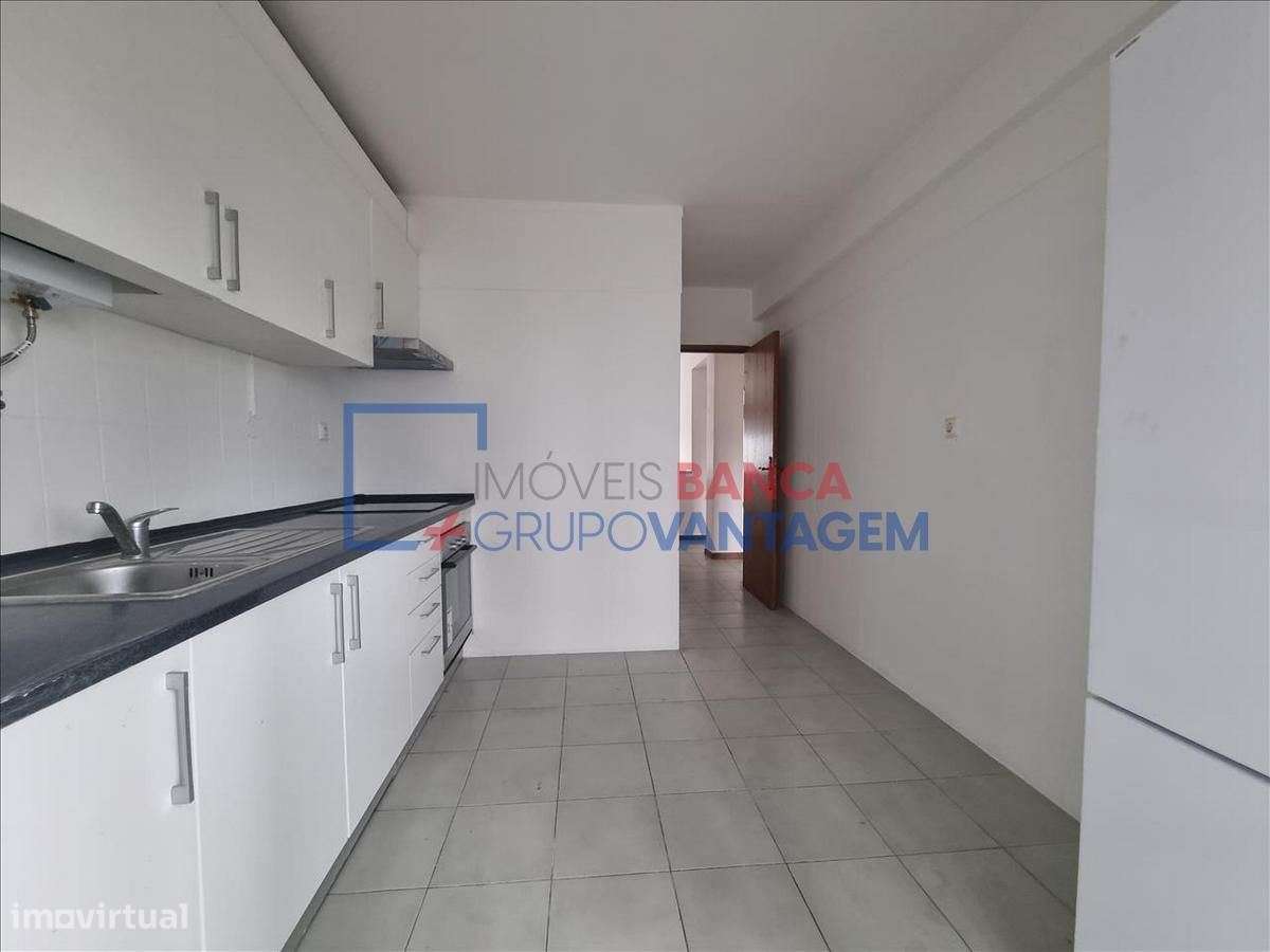 APARTAMENTO T3 - 79m2 - CARNAXIDE - Grande imagem: 2/23