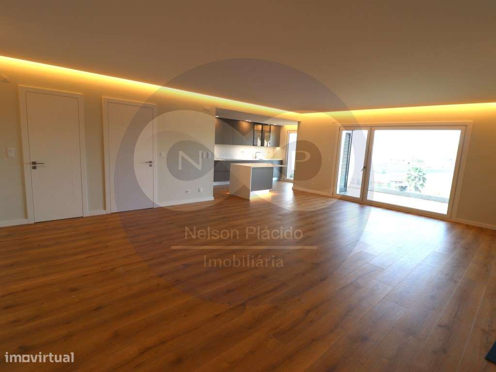 T3 para arrendamento no emblemático edifício 'Infantado Plaza'. - Grande imagem: 2/25