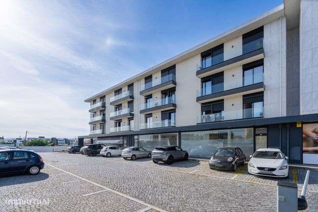 Apartamento T3 moderno no centro de Vila de Prado - 2021-21