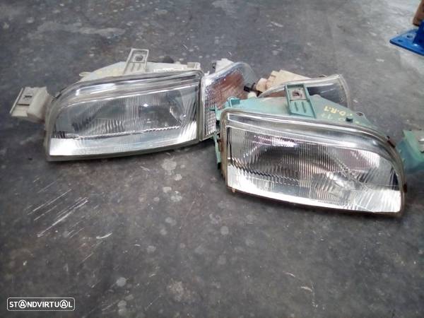 Farol frente Fiat Punto 97 - 2