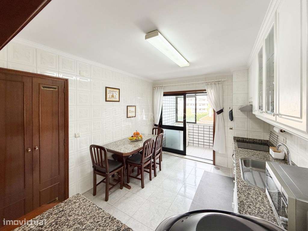 T2 Último Piso com Lareira e Lugar de Garagem | Pedras Rubras-6