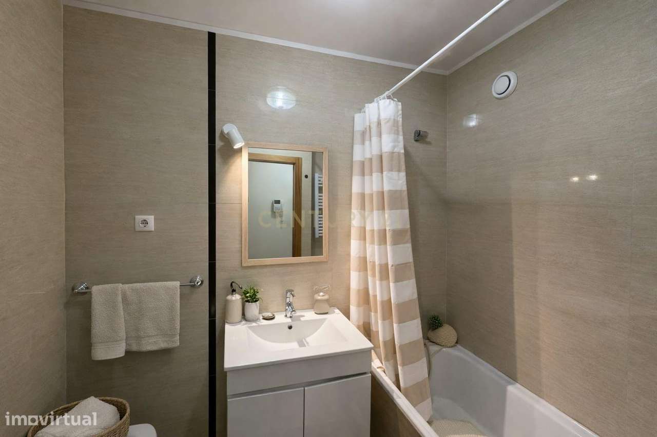 T0 com garagem e arrumos junto ao Polo Universitário do Porto - Grande imagem: 5/15