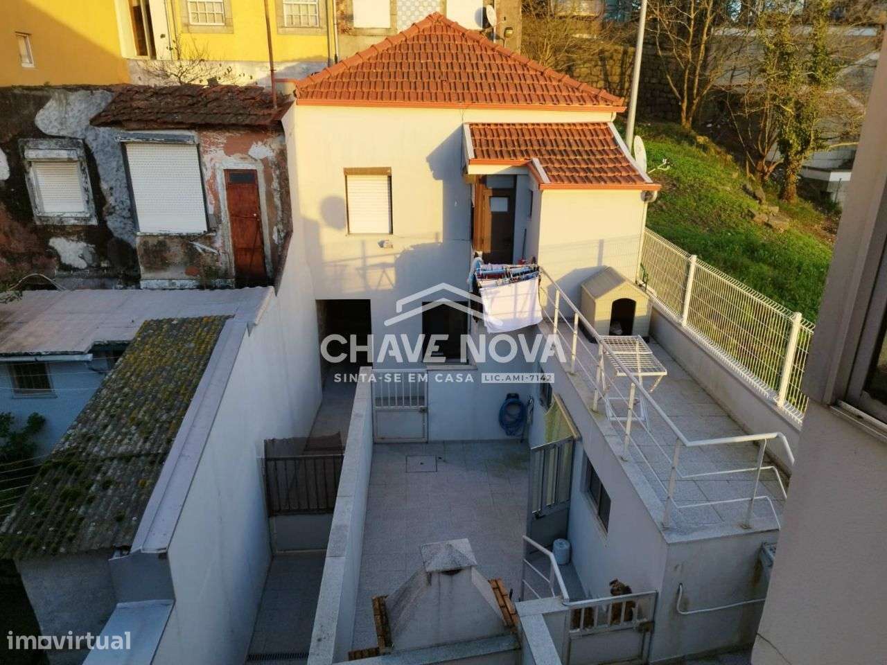 Prédio Habitacional em Zona Histórica do Porto (Virtudes) - Grande imagem: 4/24