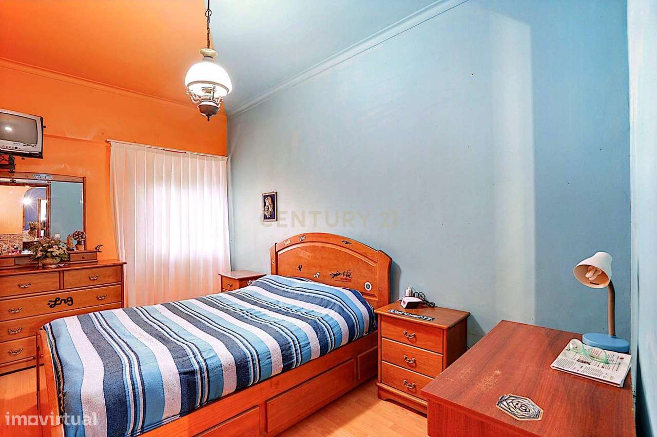 Apartamento T3 convertido em T2 em Linda-A-Velha - excelente localizaç-14