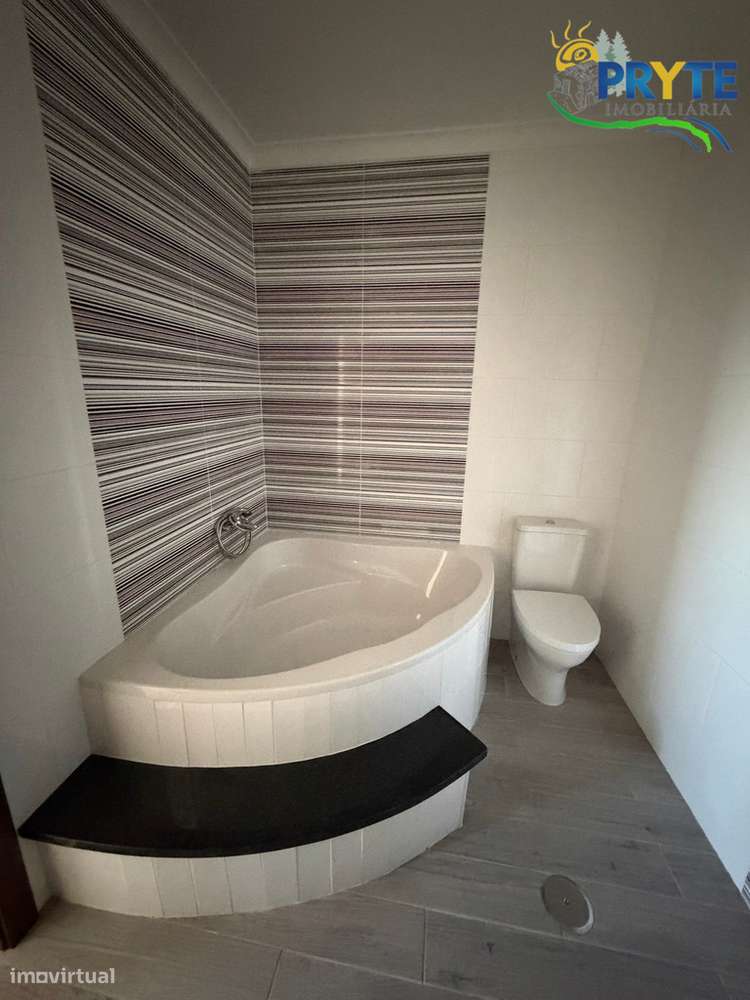 Quinta com moradia T3 , anexos e ruínas em Pedrógão Grande-10