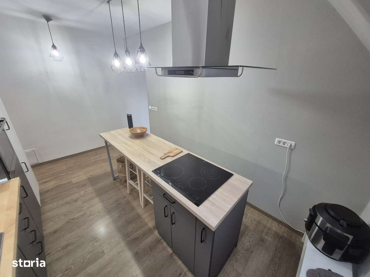 2Cam-Dacia-3 Min Iulius Town-54MP-Mobilat-Utilat-Centrala-85.000 Euro!-10