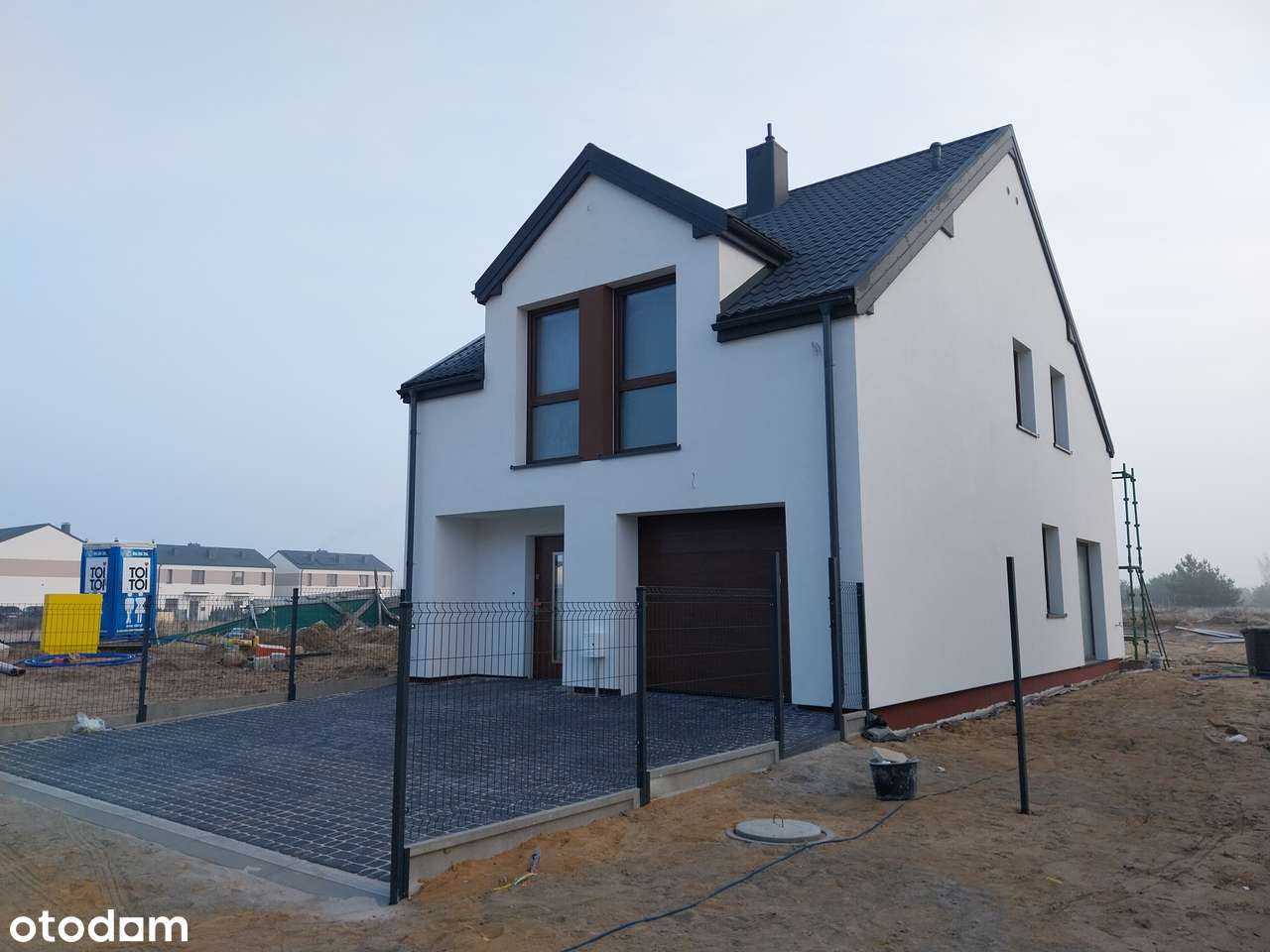 ** Domek wolnostojący w cenie blizniaka * Duża działka * Super cena ** - Pełny obrazek: 3/9