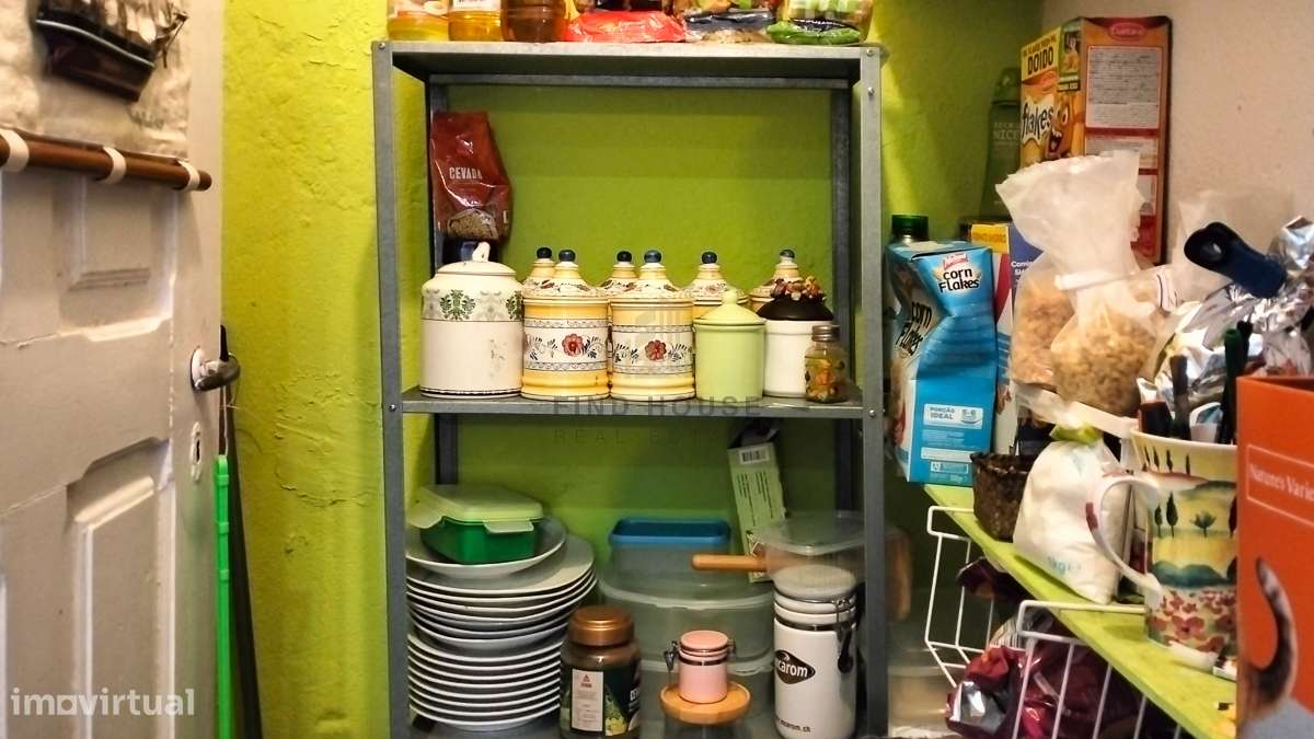 Vende-se Moradia T7 com 2 pisos e logradouro no Cadaval-16