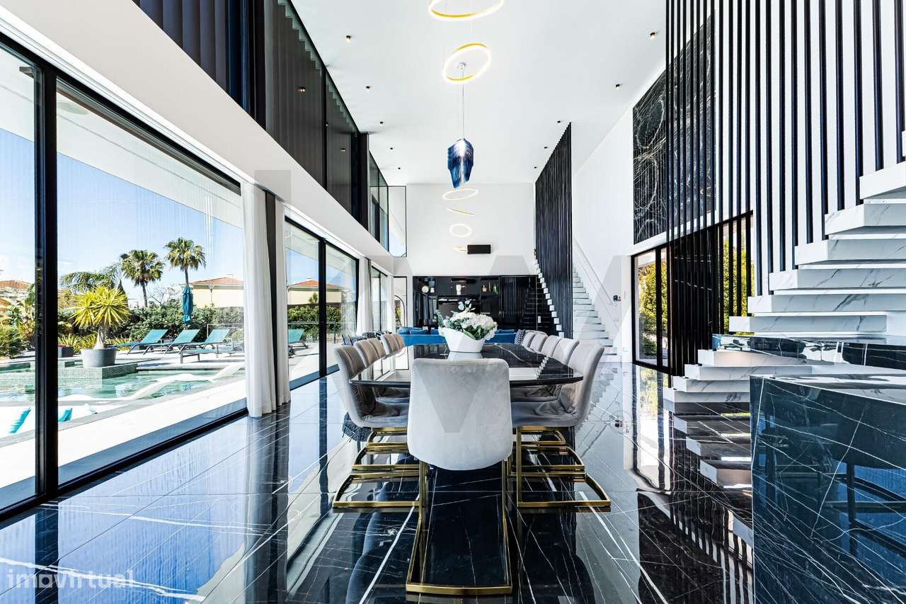 Moradia de Luxo Com 5 Quartos, Piscina Aquecida e a 3 Minutos da Praia - Grande imagem: 5/45