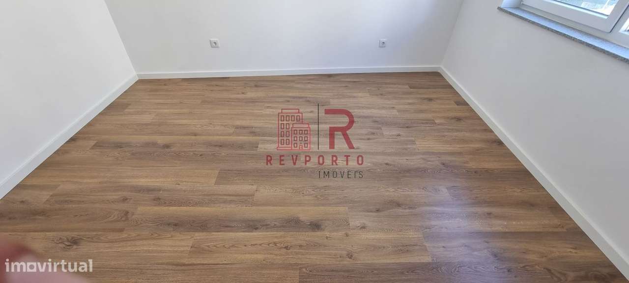 Apartamento T2, Novo, com suite e garagem dupla-11