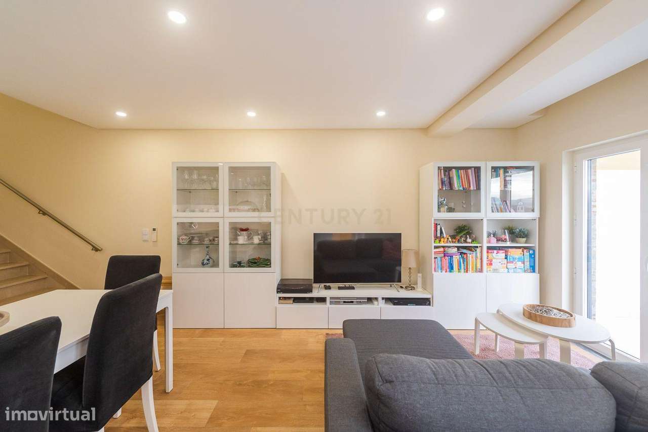 Moradia T3 localizada na aldeia de Cheleiros - Mafra-9