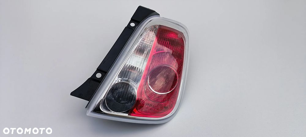 LAMPA PRAWA TYLNA TYŁ FIAT 500 EUROPA - 1