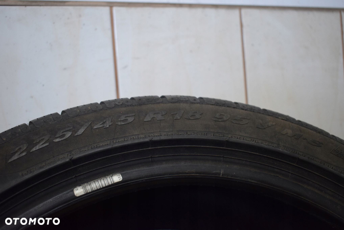 R18 225/45 Pirelli Sottozero Winter 240 Serie 2 Run Flat * Wysyłka gratis! - 5