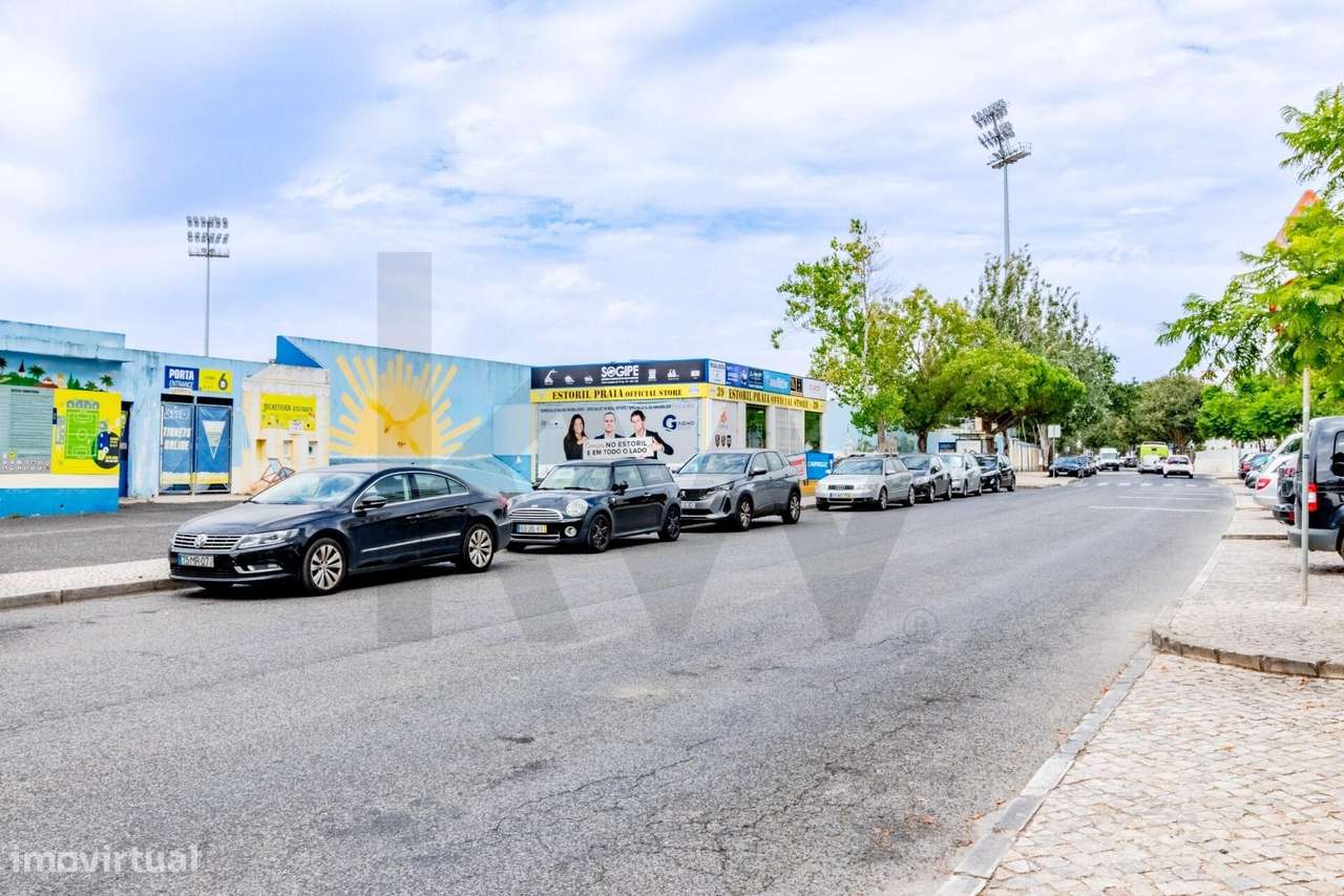 Terreno no Estoril, a 5min a pé do Estádio, com 650m2 de área - Grande imagem: 5/16