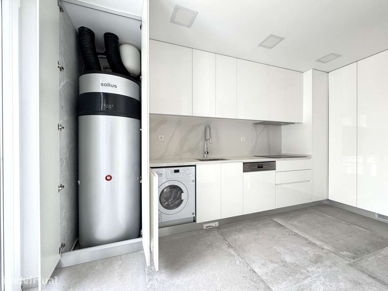 Apartamento T3 novo com Mezzanine e estacionamento no centro de Carcav-11