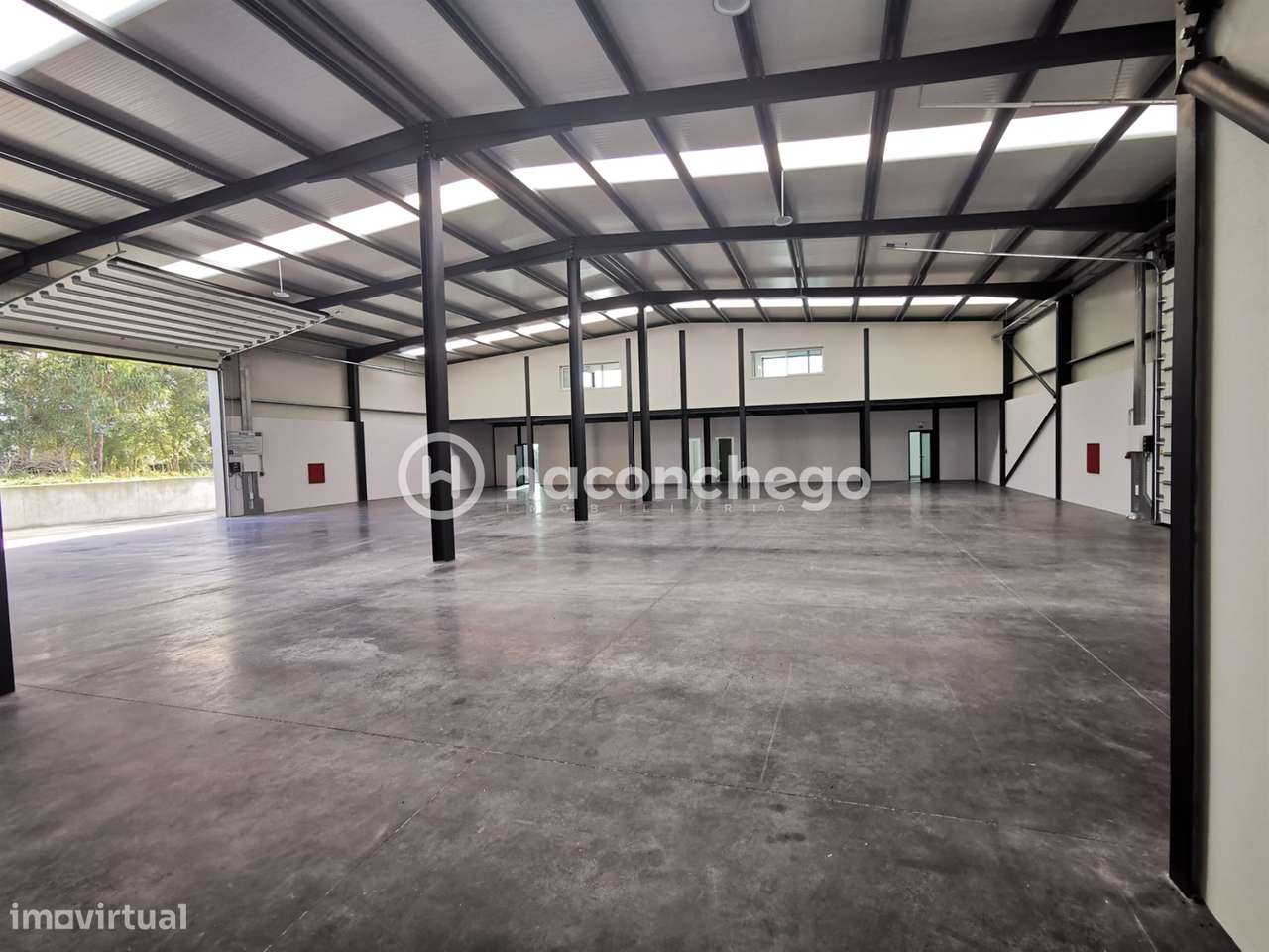 Pavilhão industrial com 483 m2 em Lijó, Barcelos-10