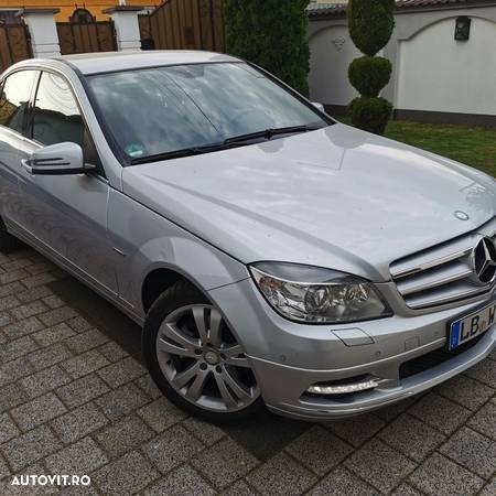 Mercedes-Benz C 250 CGI BlueEFFICIENCY Aut. - 2