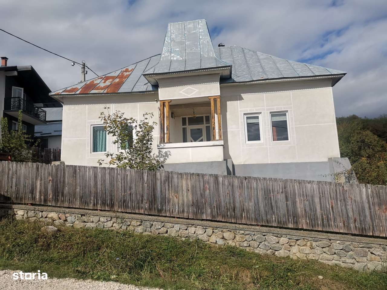 Casa batraneasca Aninoasa/ Arges, teren 1.200 mp-0