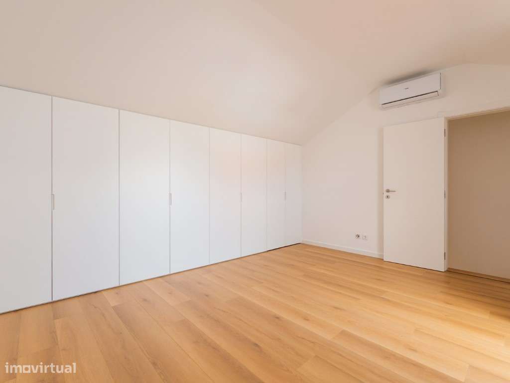 MORADIAS T2+1 e T3+1 GARAGEM E JARDIM, BELAS-53