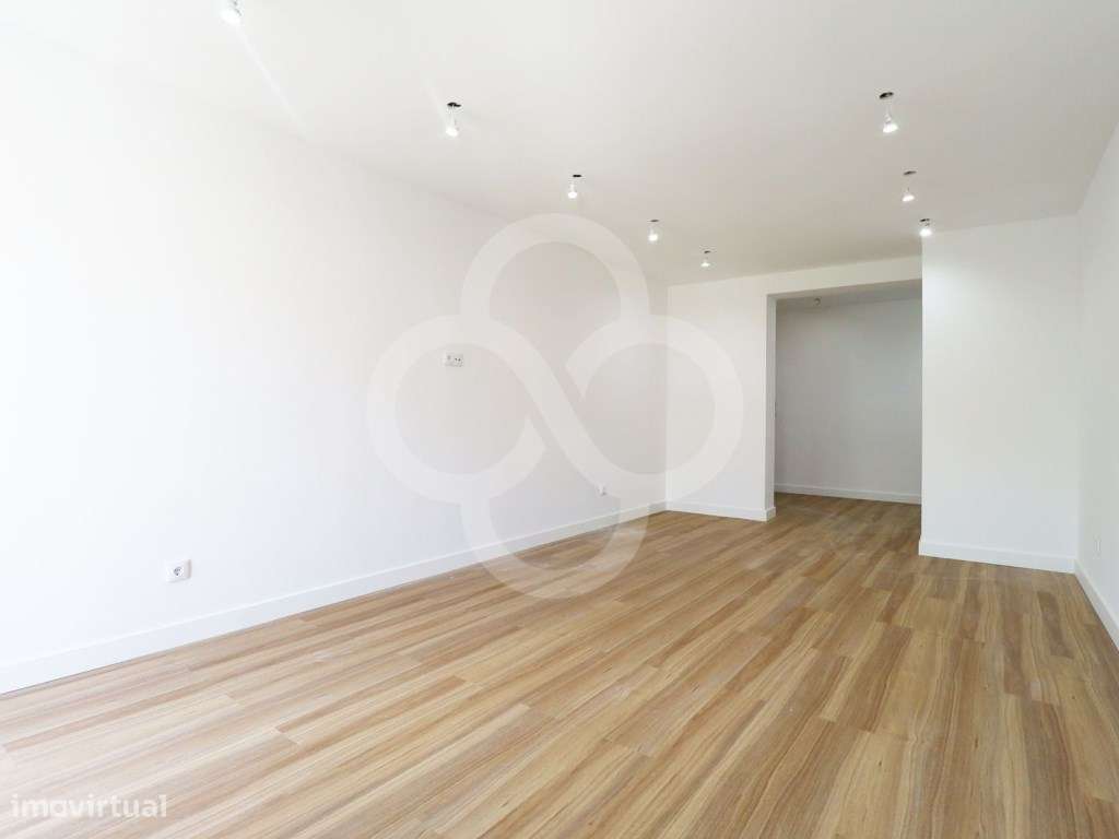 Apartamento T3 remodelado ao Chiado e Santos ao IADE e ISEG em Lisboa-9