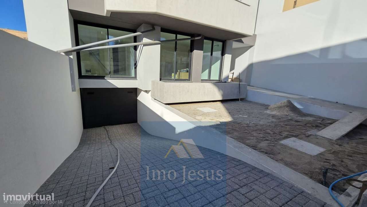 Apartamento T2 com Terraço junto Gaia Shopping-3