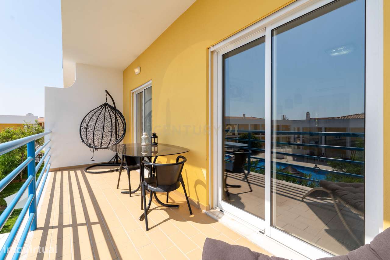 Apartamento T2 com Piscina e Garagem – a 5 minutos da Praia da Galé-4
