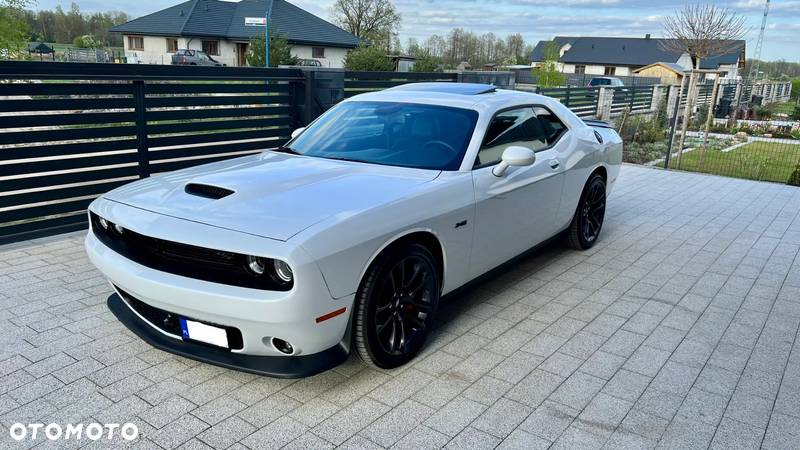 Dodge Challenger 5.7 R/T - 8