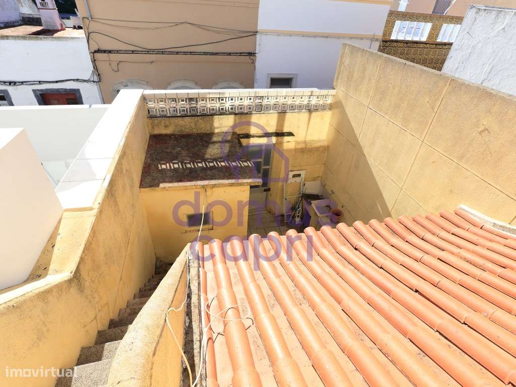 Moradia T2 + 2 com quintal e vista mar em Fuzeta-24