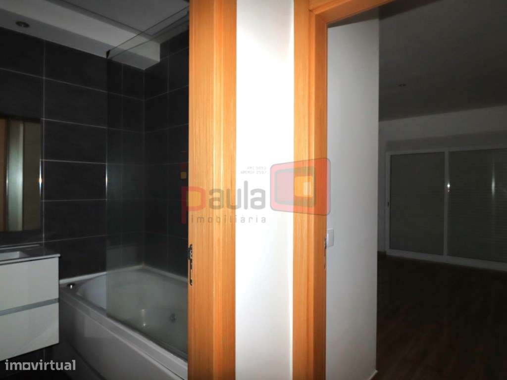 APARTAMENTO T3 COM PARQUEAMENTO - PEGÕES GARE-20