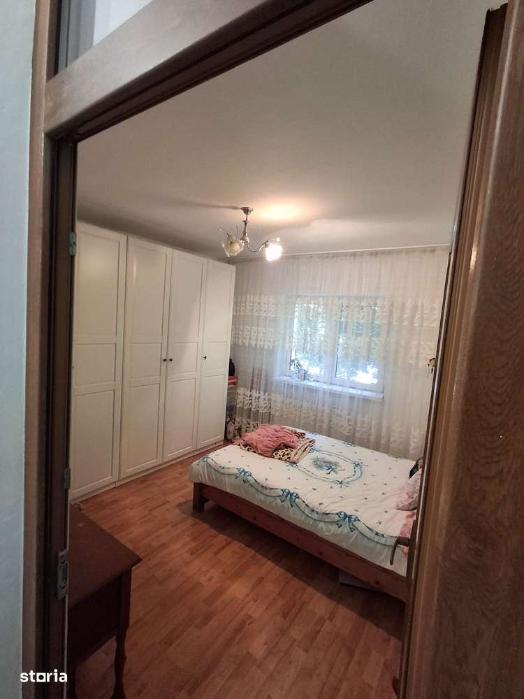 Colentina - Doamna Ghica, bloc 1990, etaj 1-7