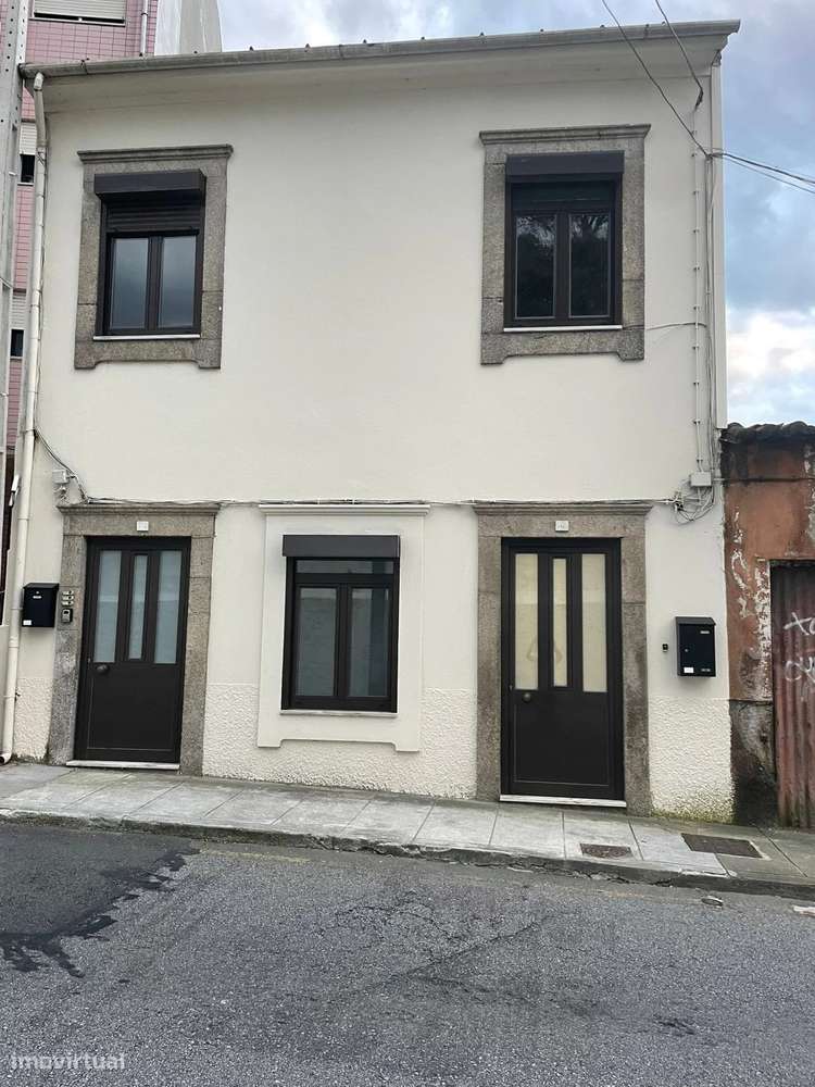 T2 com Jardim | Renovado | Excelente Localização em Rio Tinto - Grande imagem: 2/16