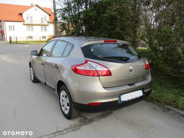 Renault Megane 1.5 dCi Authentique - 6