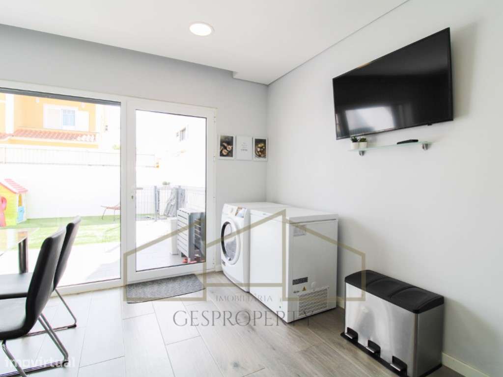 Moradia T3 nos Redondos, em Fernão Ferro-8